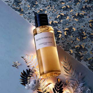 Parfum Bois d’Argent de Christian Dior, fragrance boisée et élégante mixte.