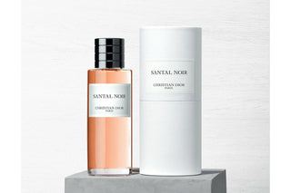 Parfum Dior Santal Noir 125ml, fragrance boisée et sensuelle mixte.